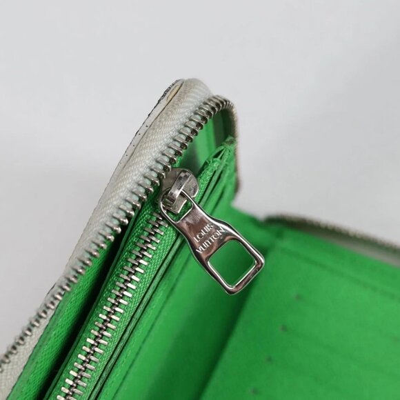 LOUIS VUITTON Monogram LV Portrait Zippy Wallet Vertical M82590 LV Auth 127987M - Picture 14 of 16